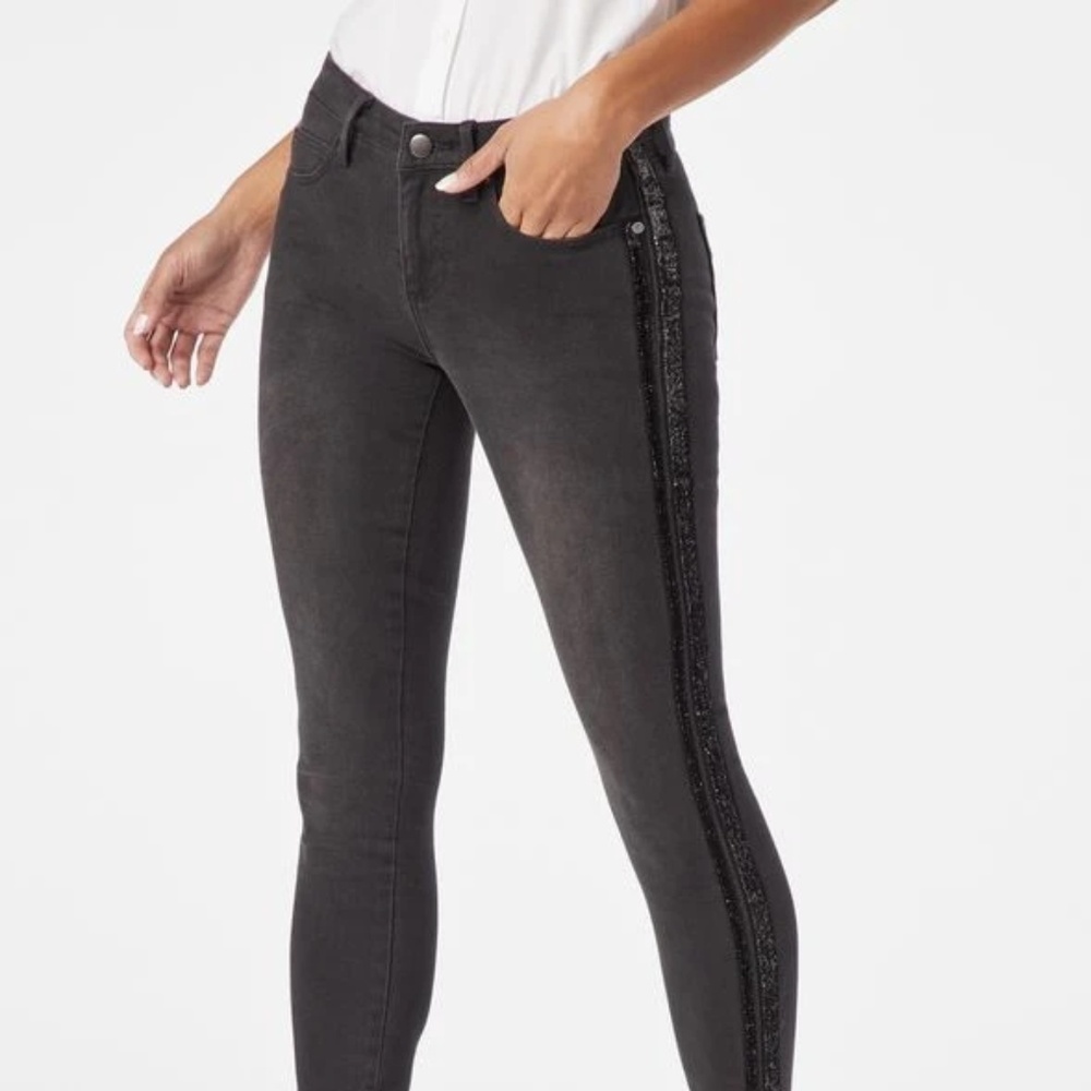 🍀SALE🍀 NWT Stripe Skinny Jeans Make Offer